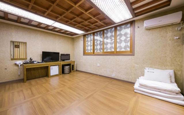 Jeonju Hanok Hotel Kung Exteriör bild