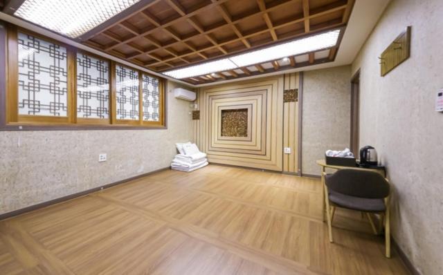 Jeonju Hanok Hotel Kung Exteriör bild