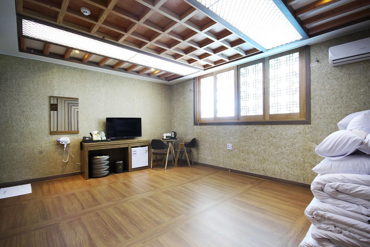 Jeonju Hanok Hotel Kung Exteriör bild