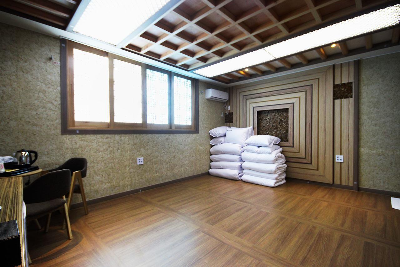 Jeonju Hanok Hotel Kung Exteriör bild