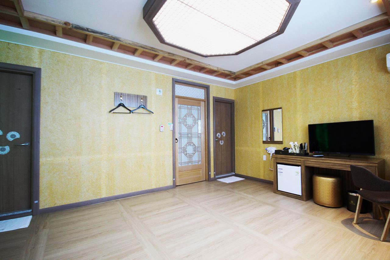 Jeonju Hanok Hotel Kung Exteriör bild