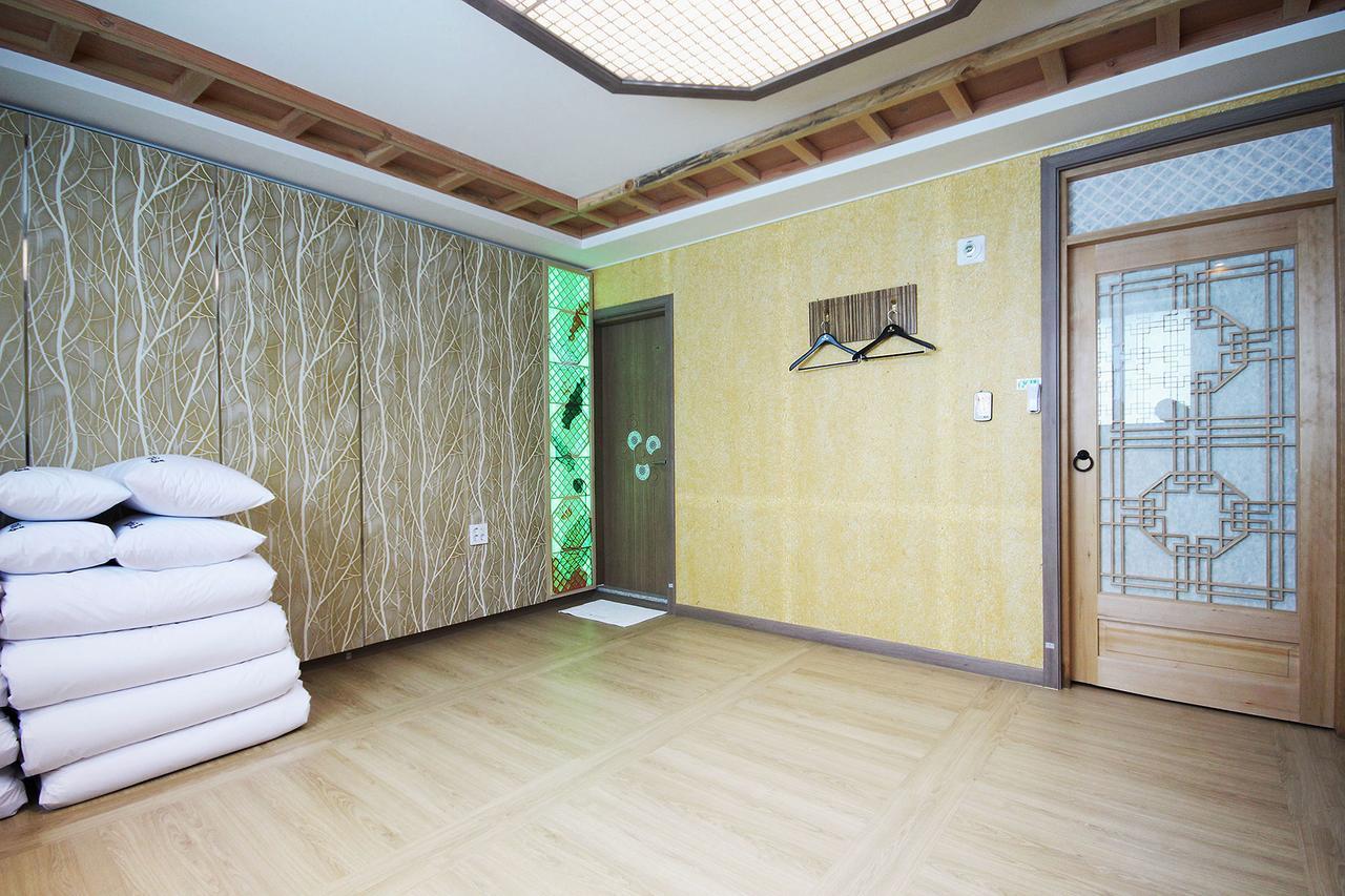 Jeonju Hanok Hotel Kung Exteriör bild
